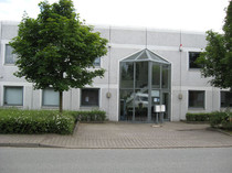 Gebäude mit Glastrackt